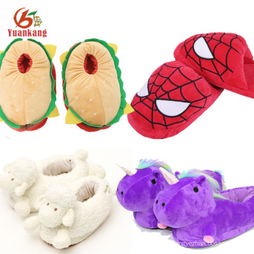 Drôle Animal Pantoufles Personnalisé Tortue de mer / Ane / Anime / Emoji / Crevette / Requin / Vache / Licorne / Chèvre / Hamburger / Spider Pantoufle en peluche pour les enfants